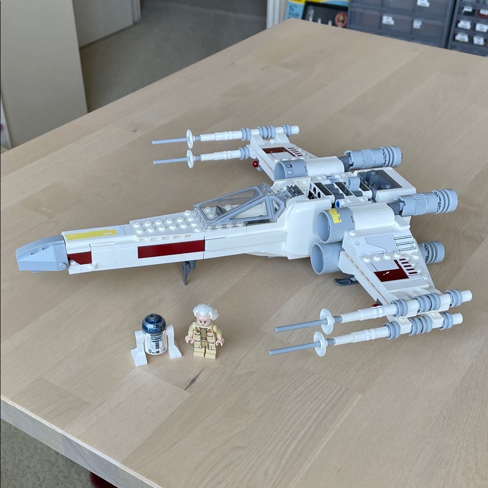 LEGO Set 75301 Luke Skywalker’s X-Wing Fighter
